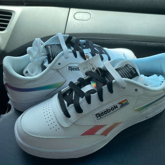 Brand new unisex sneakers - Picture 1 of 1